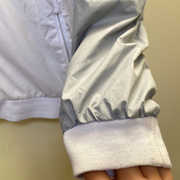 Nike wind breaker hoodie - Picture 4 of 9